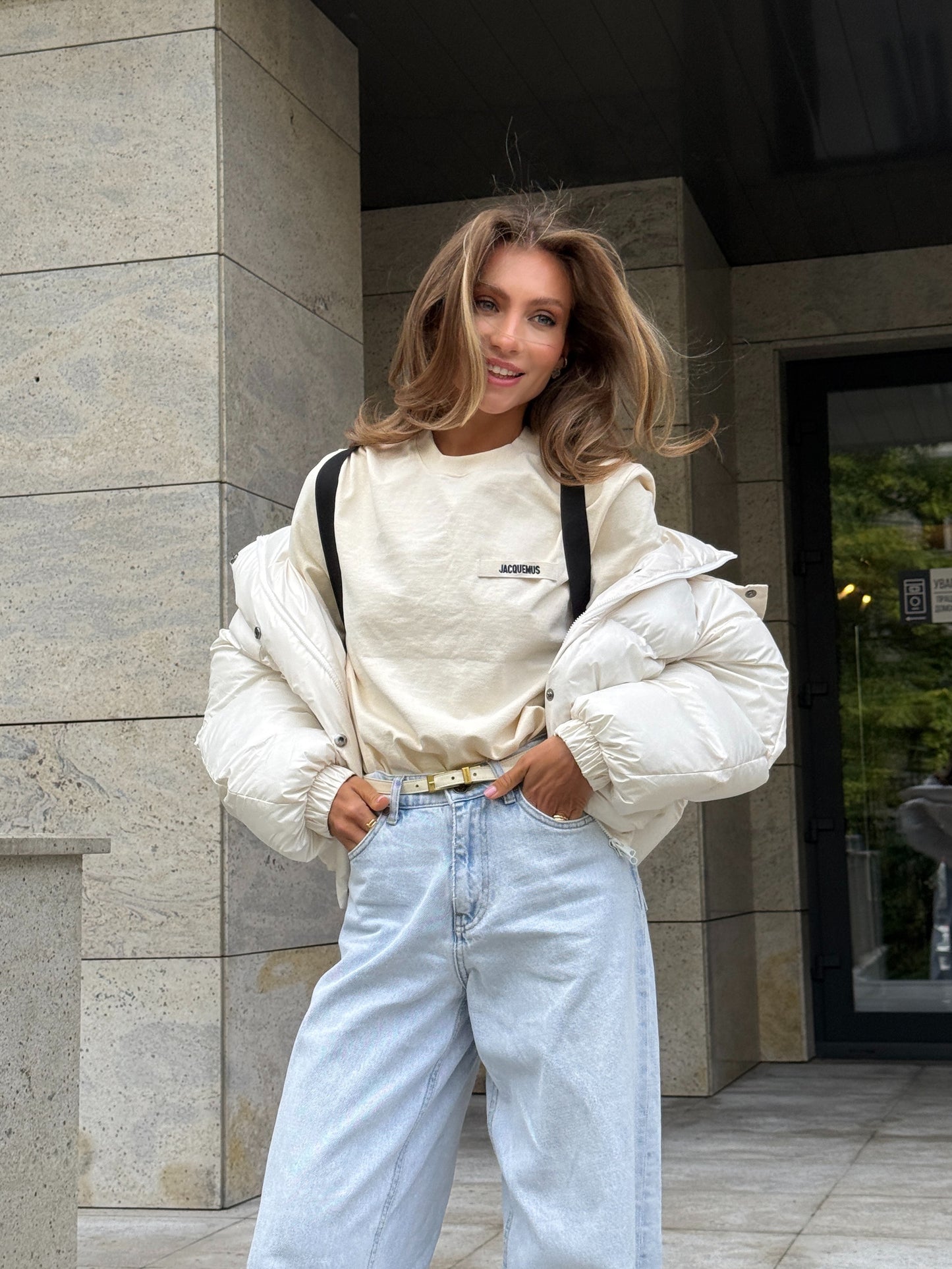 Вкорочений пуфер в молочному відтінку