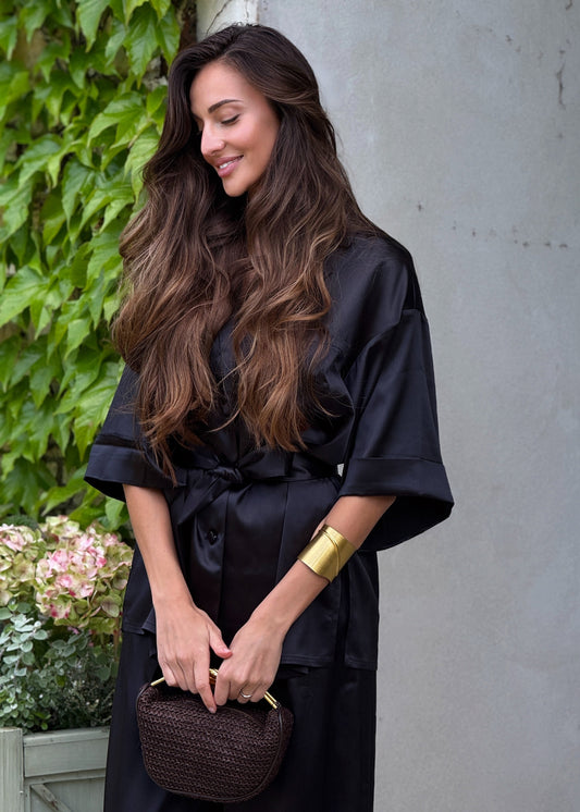 Сатиновий костюм із поясом