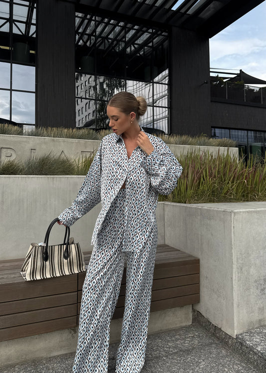 Сатиновий костюм з трьох елементів