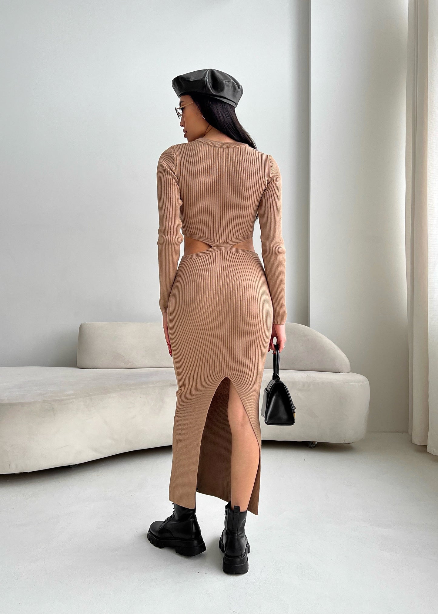 Трикотажна сукня міді