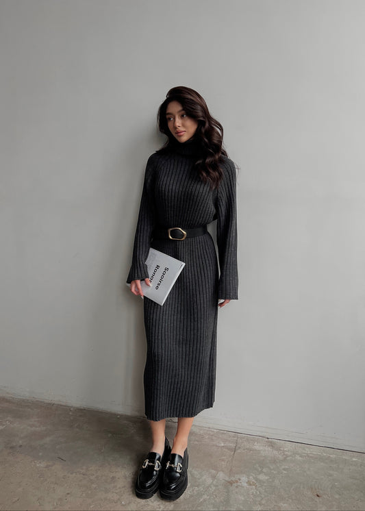 В’язана сукня міді