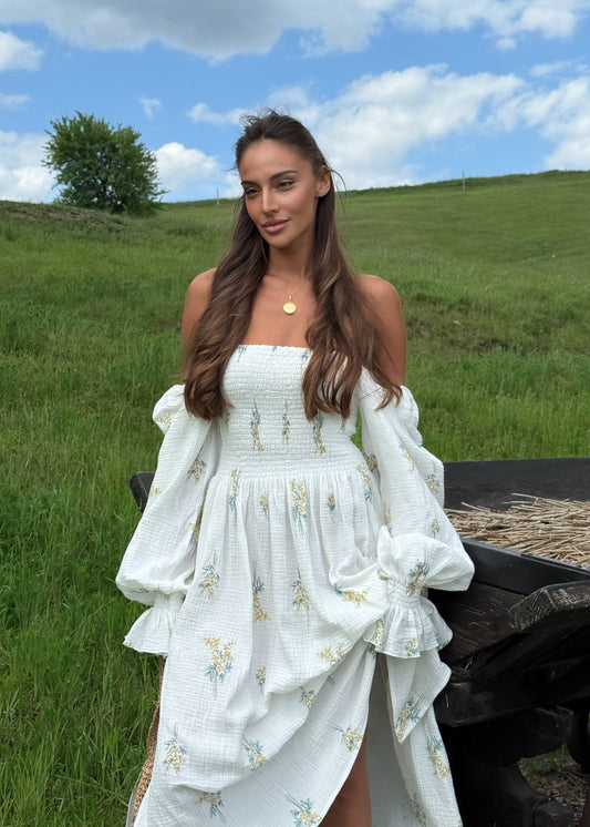 Сукня зі спущеними плечима