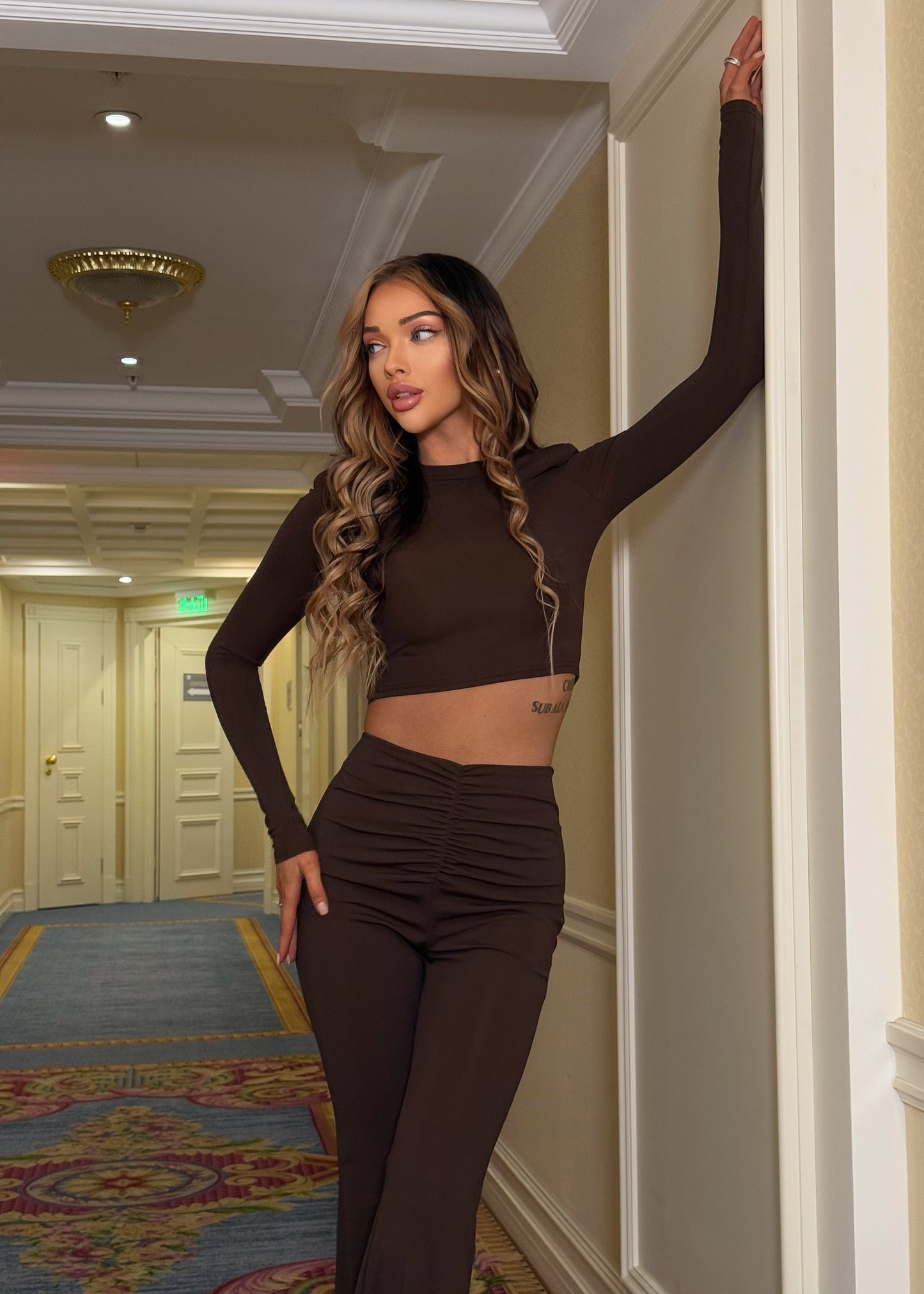 Костюм зі штанами кльош