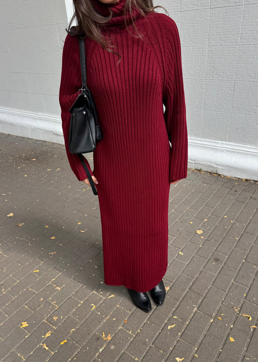 В’язана сукня міді