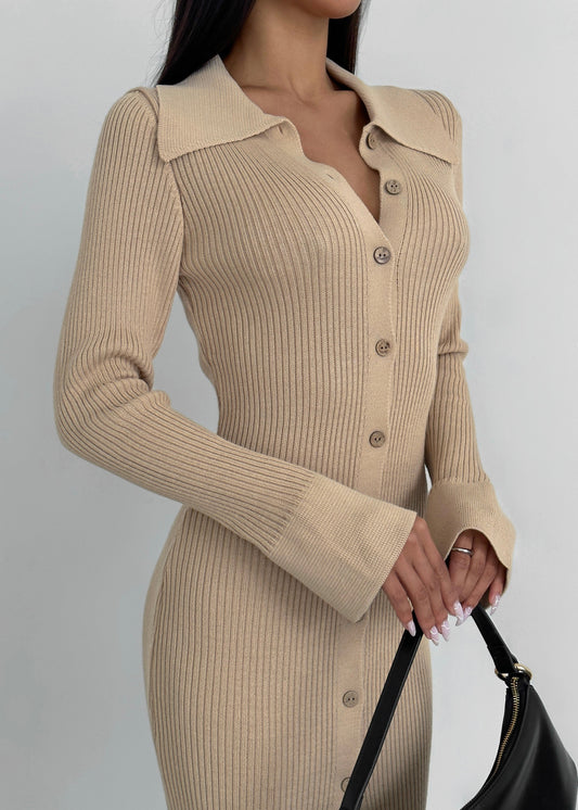 Трикотажна сукня міді