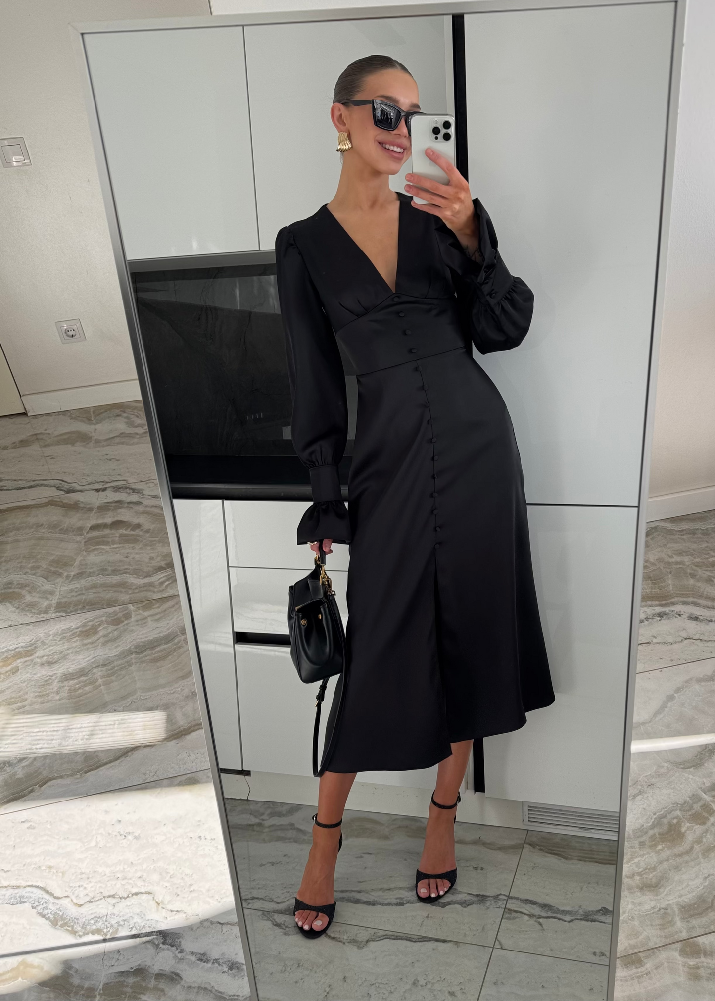 Сатинова сукня міді