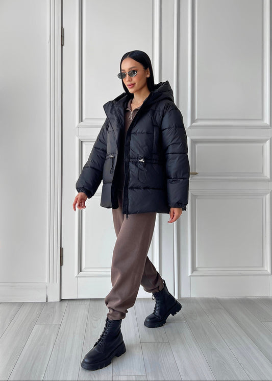 Зимова куртка з кулискою на талії