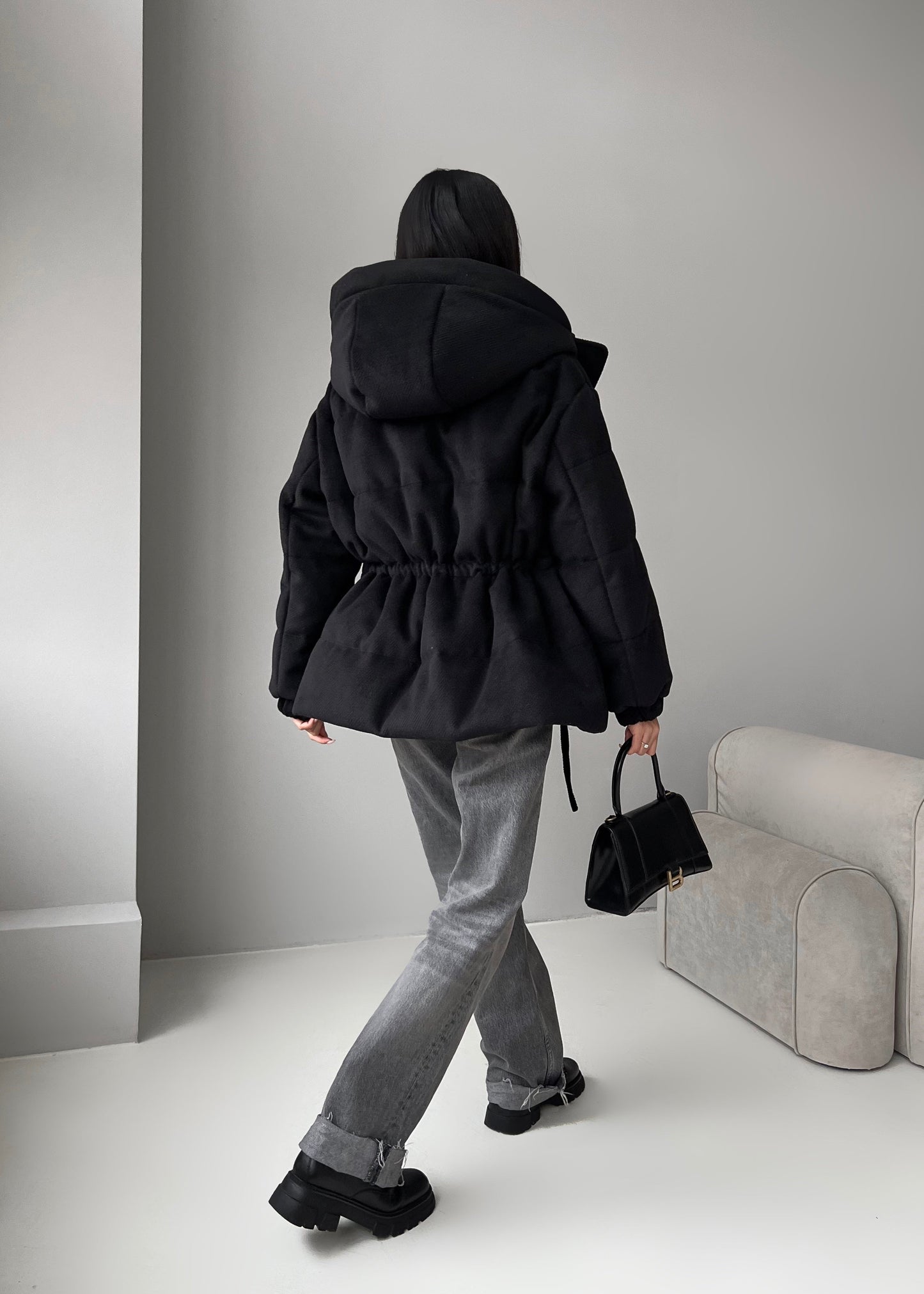 Зимова куртка з кулискою на талії