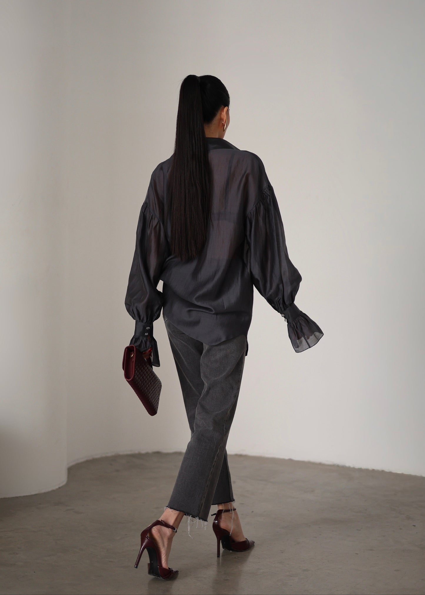 Напівпрозора сорочка сіра