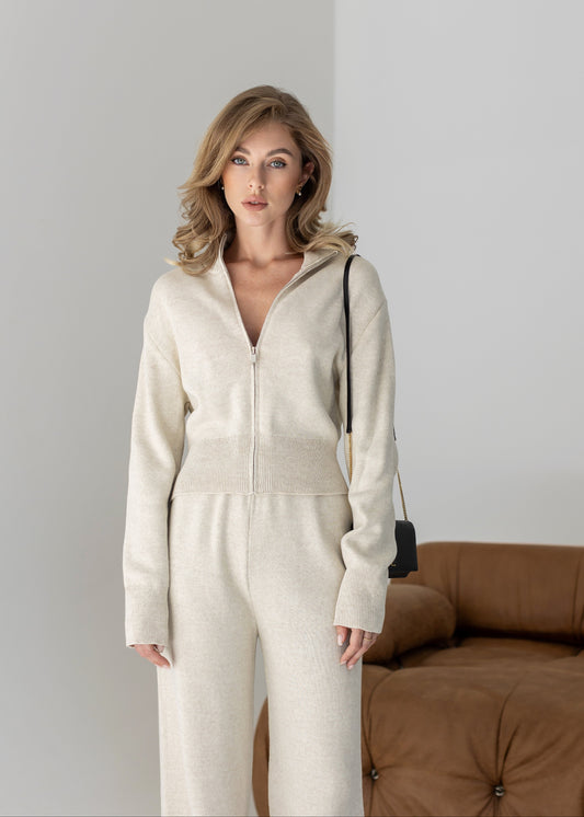 Костюм з кардигану та штанів