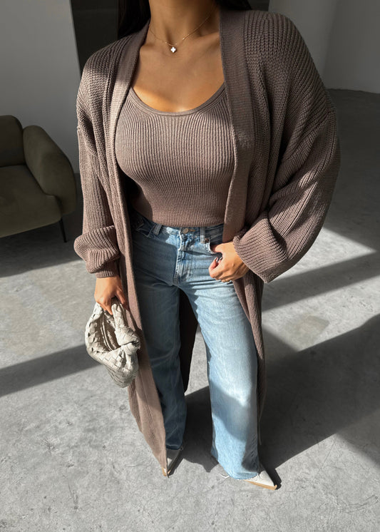 Довгий в'язаний кардиган