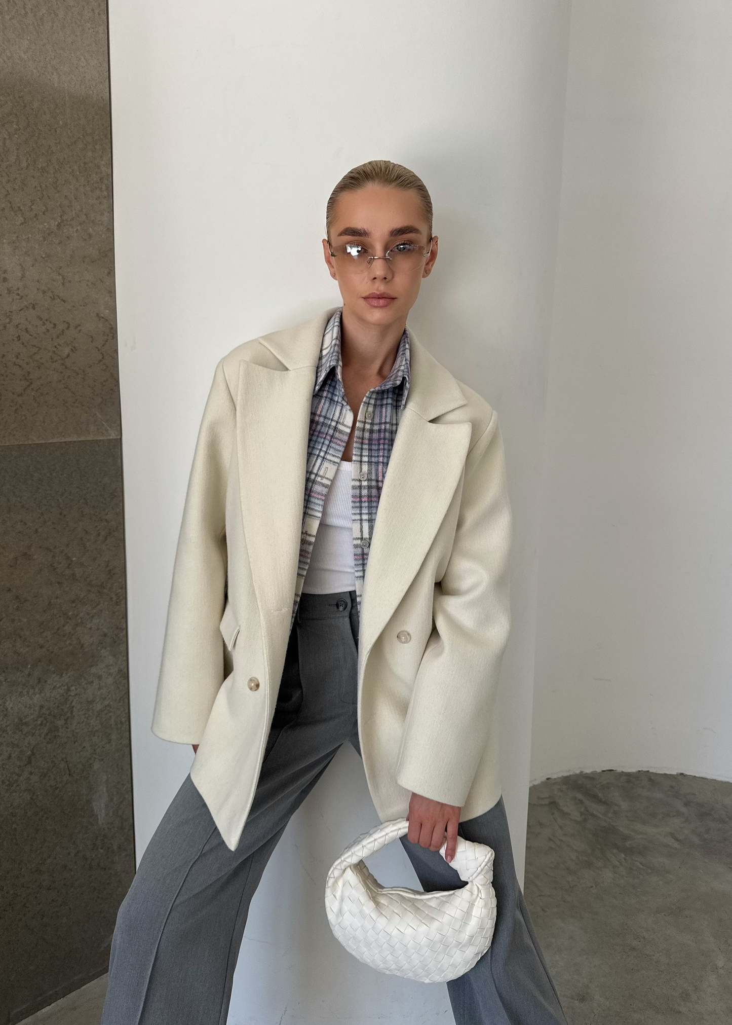 Укорочене пальто з вовни