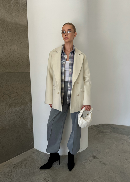 Укорочене пальто з вовни