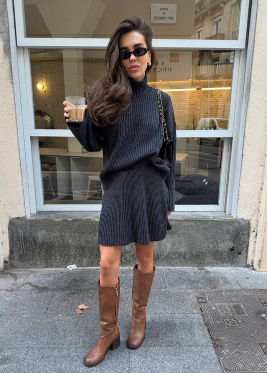 В'язаний сет зі спідницею