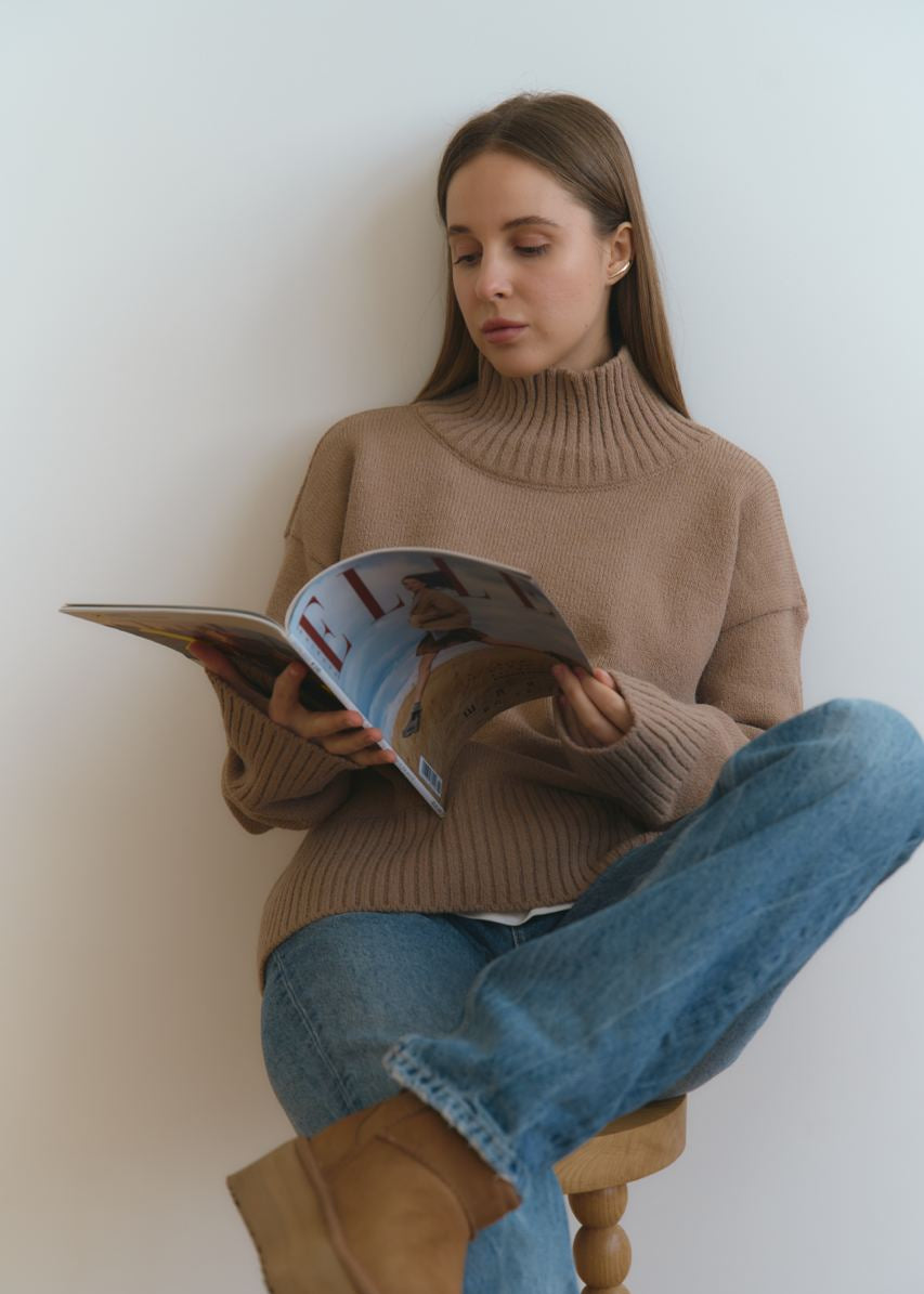 В’язаний светр з високим горлом