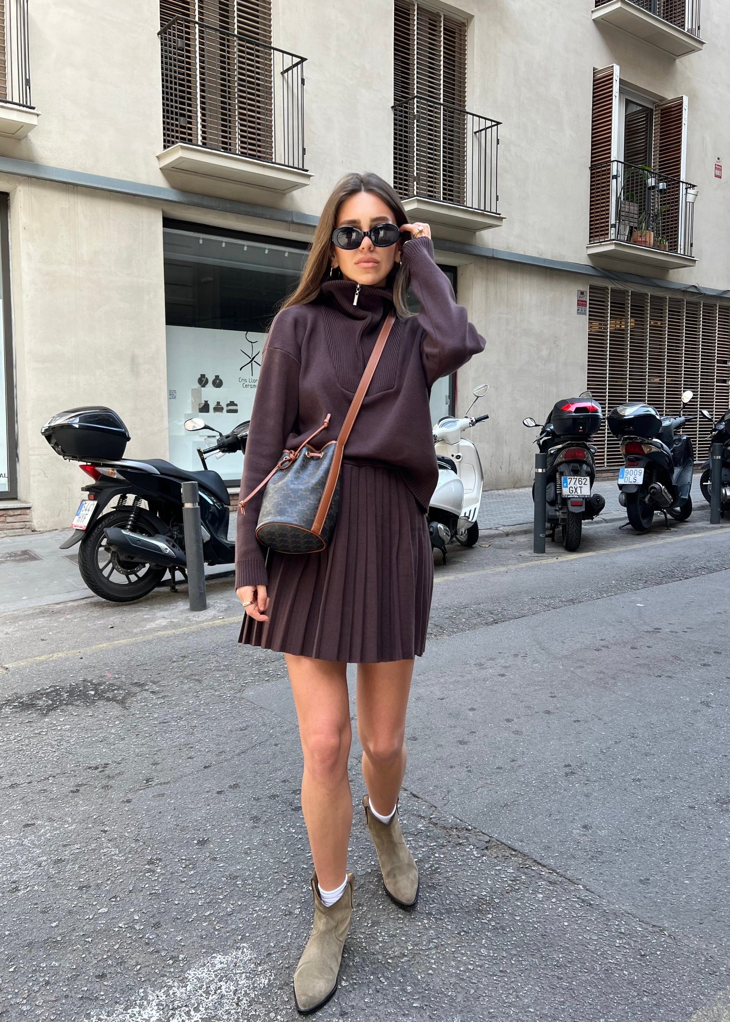 В'язаний сет зі спідницею