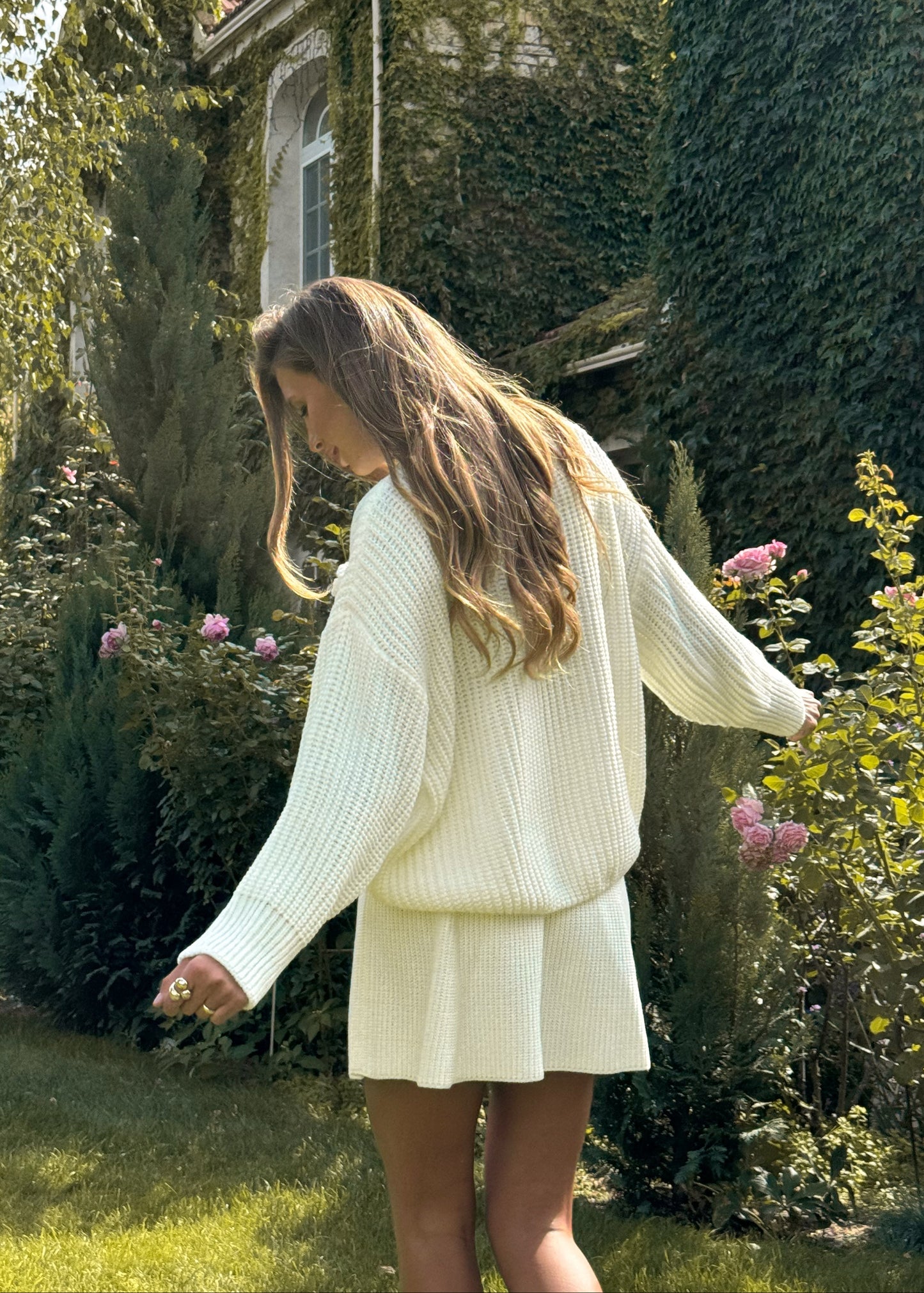 В'язаний сет з акцентними квітами