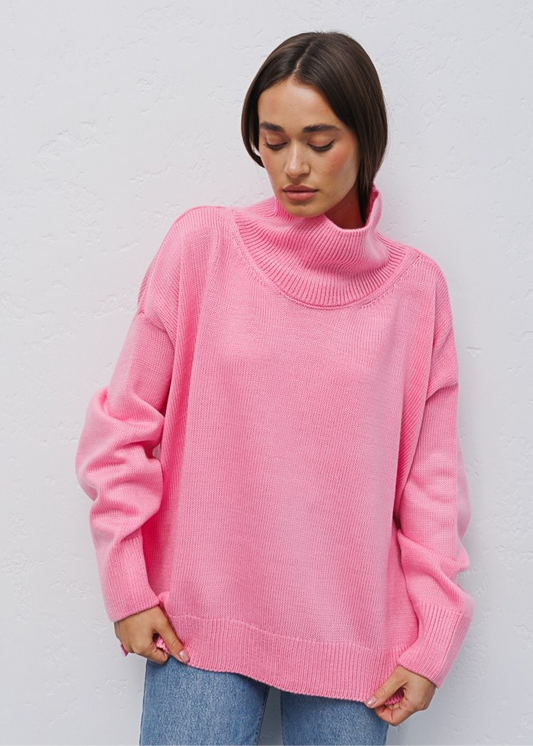 Об’ємний светр з високим коміром