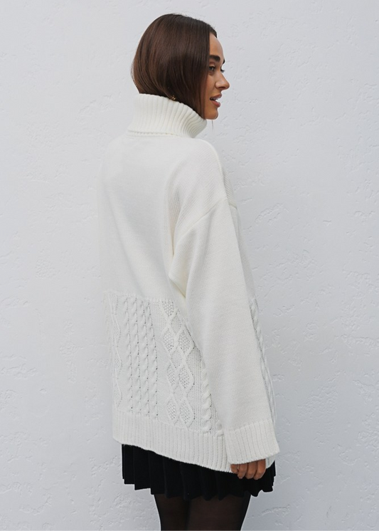 В’язаний светр з високим горлом