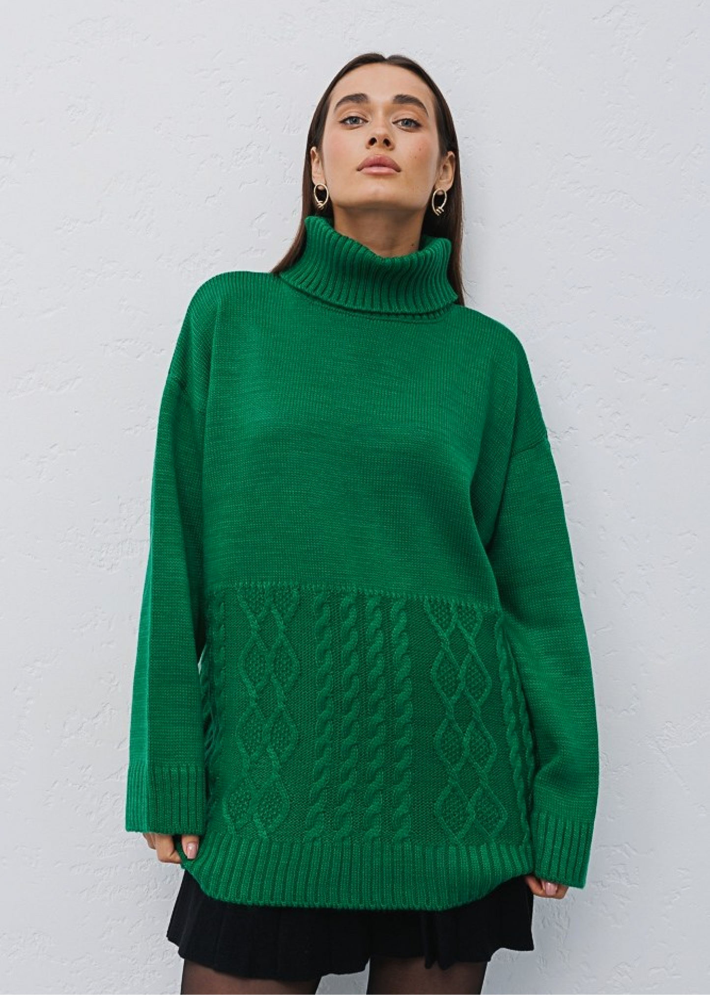 В’язаний светр з високим горлом