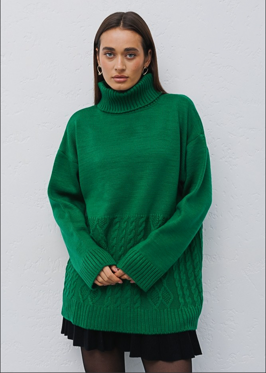 В’язаний светр з високим горлом