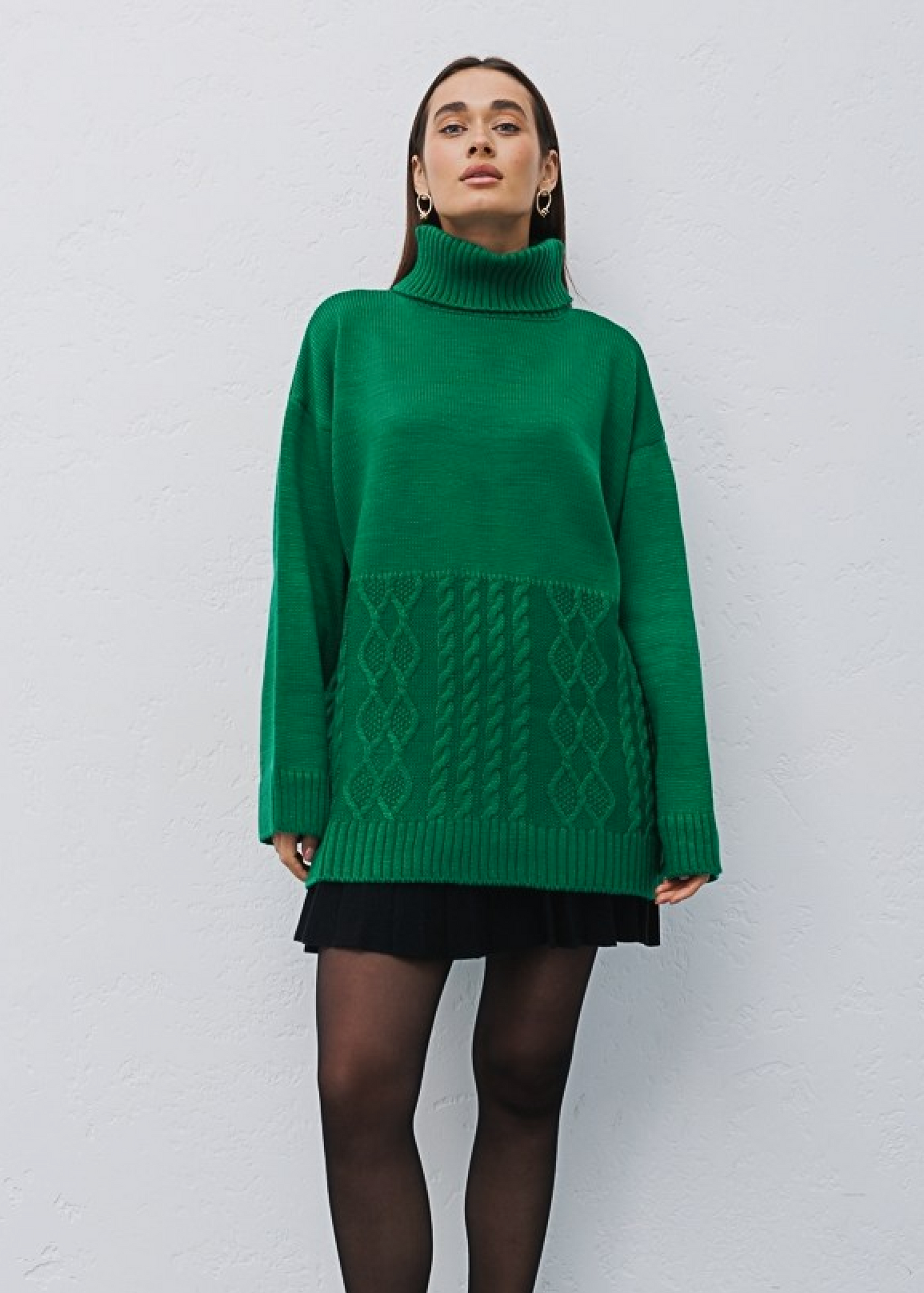 В’язаний светр з високим горлом