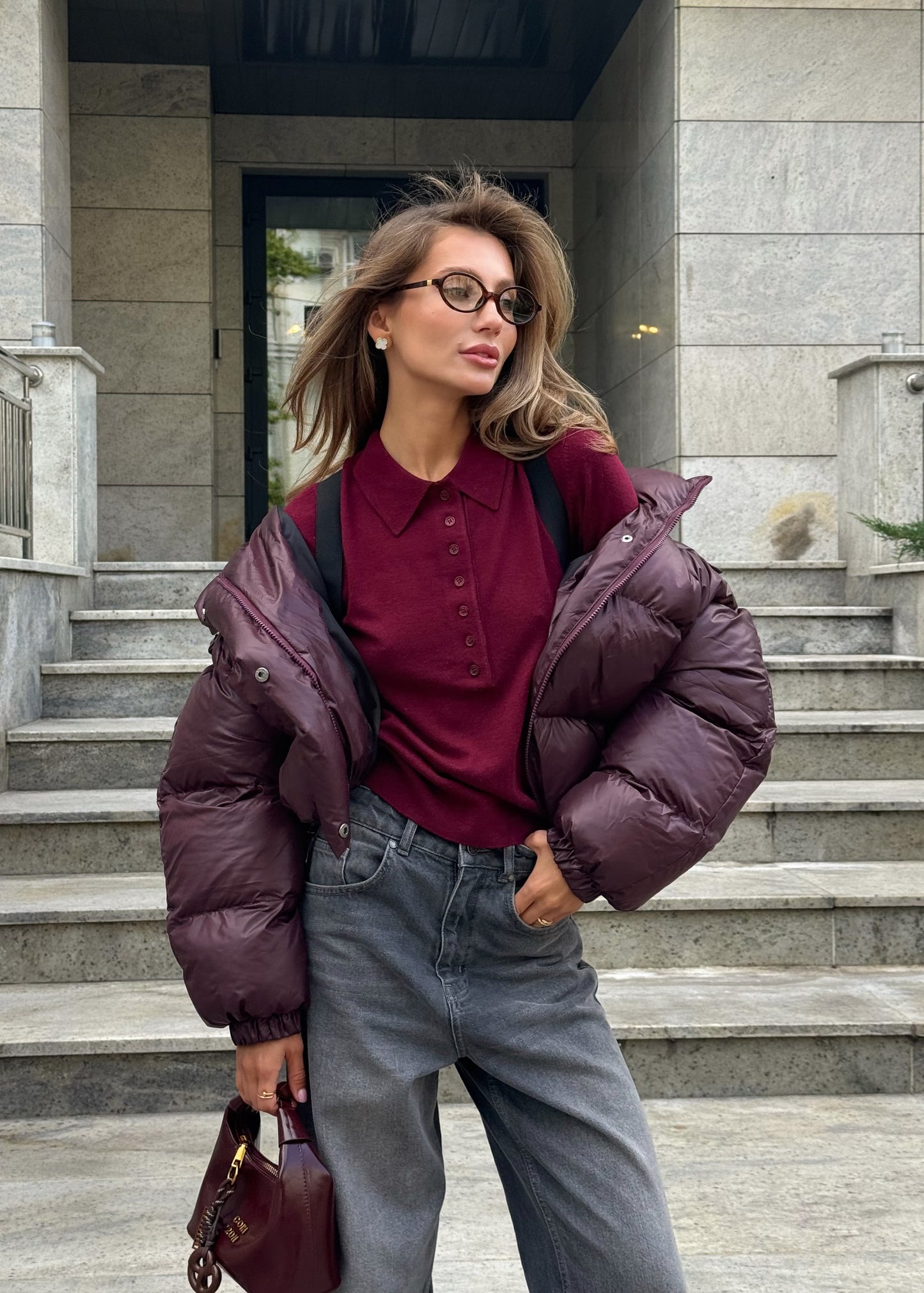 Вкорочений пуфер в кольорі бургурнді