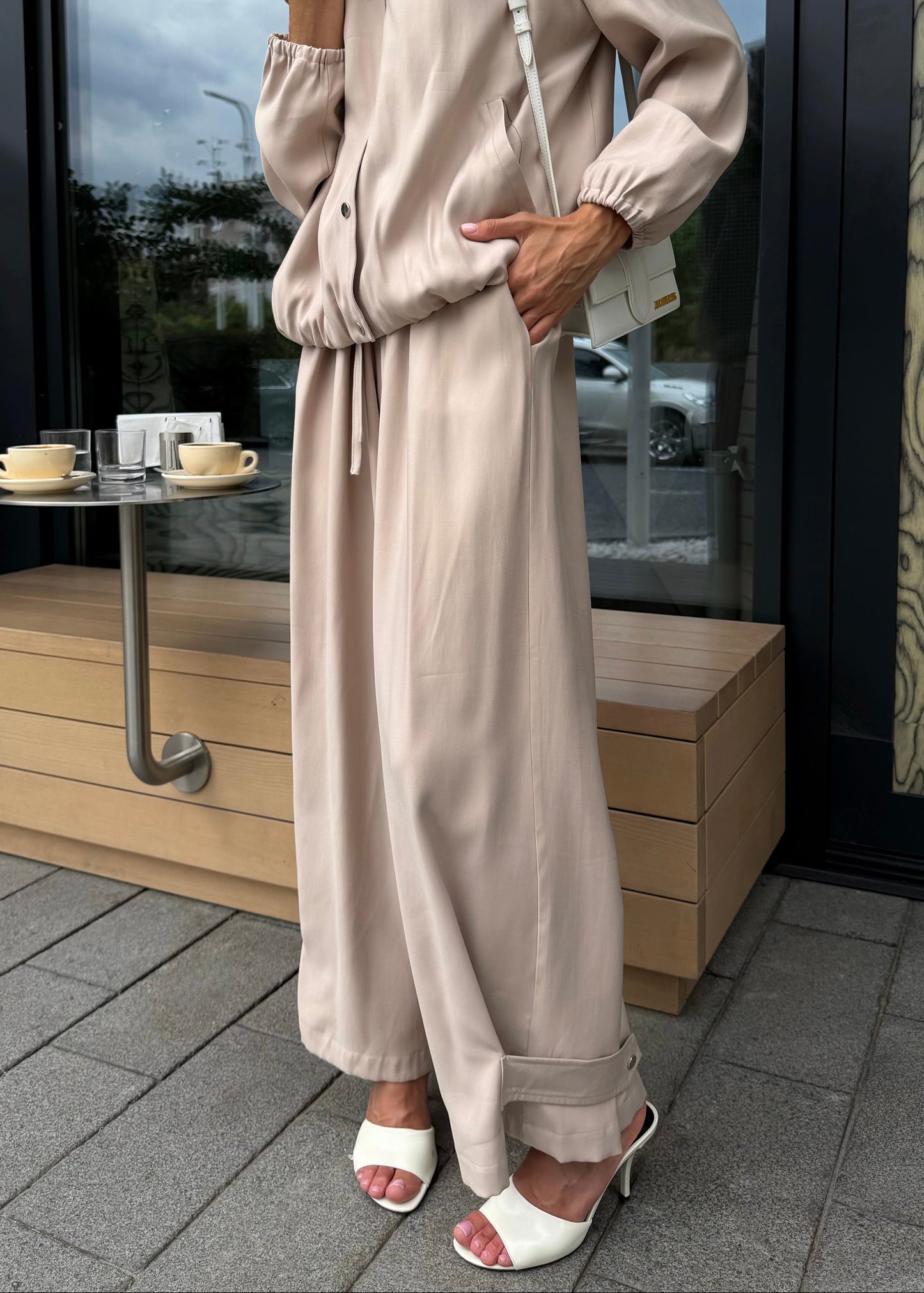 Брюки палаццо з високою посадкою