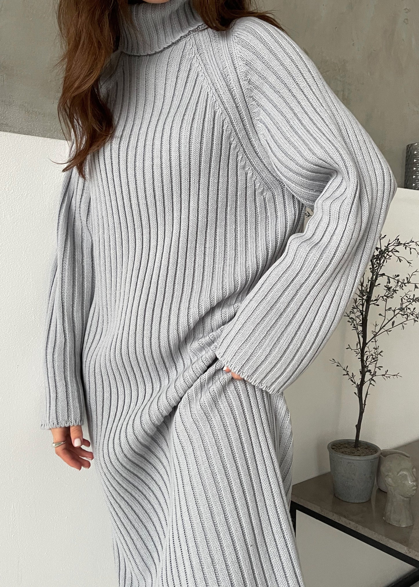 В’язана сукня міді