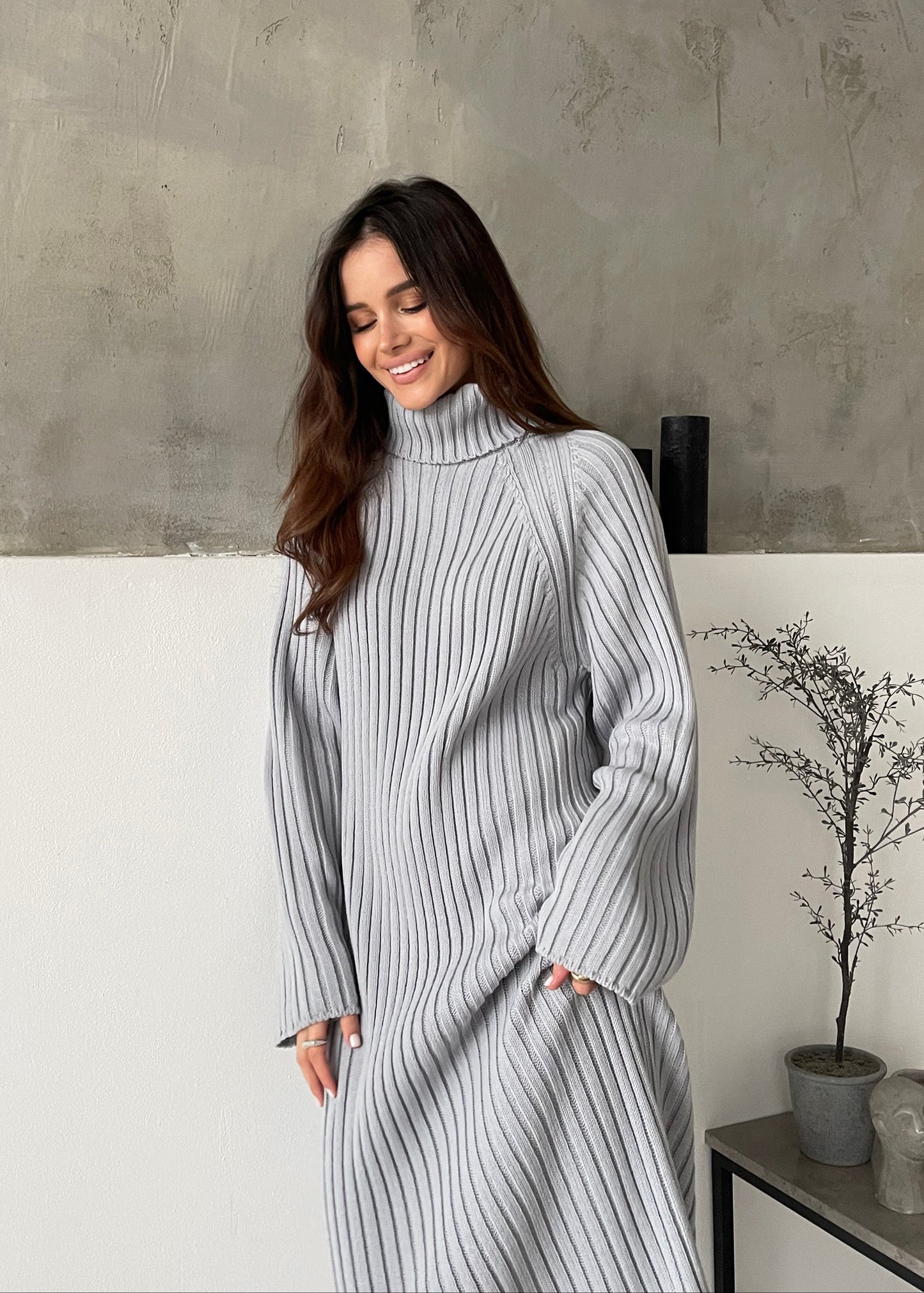 В’язана сукня міді