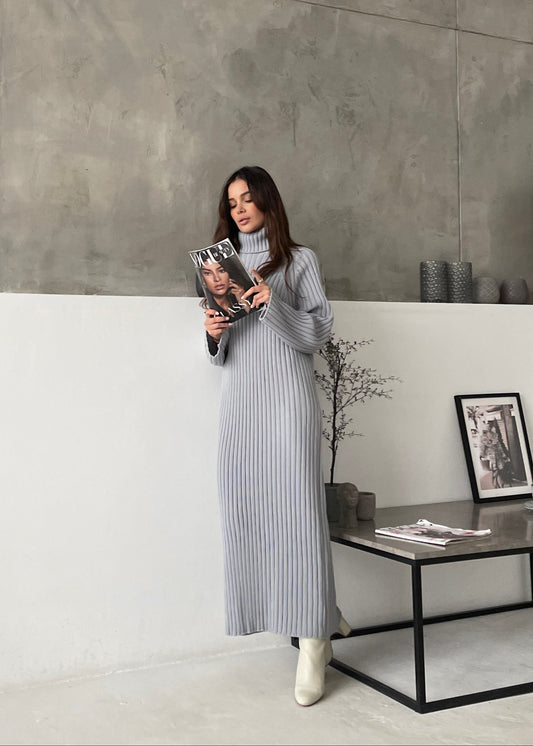 В’язана сукня міді