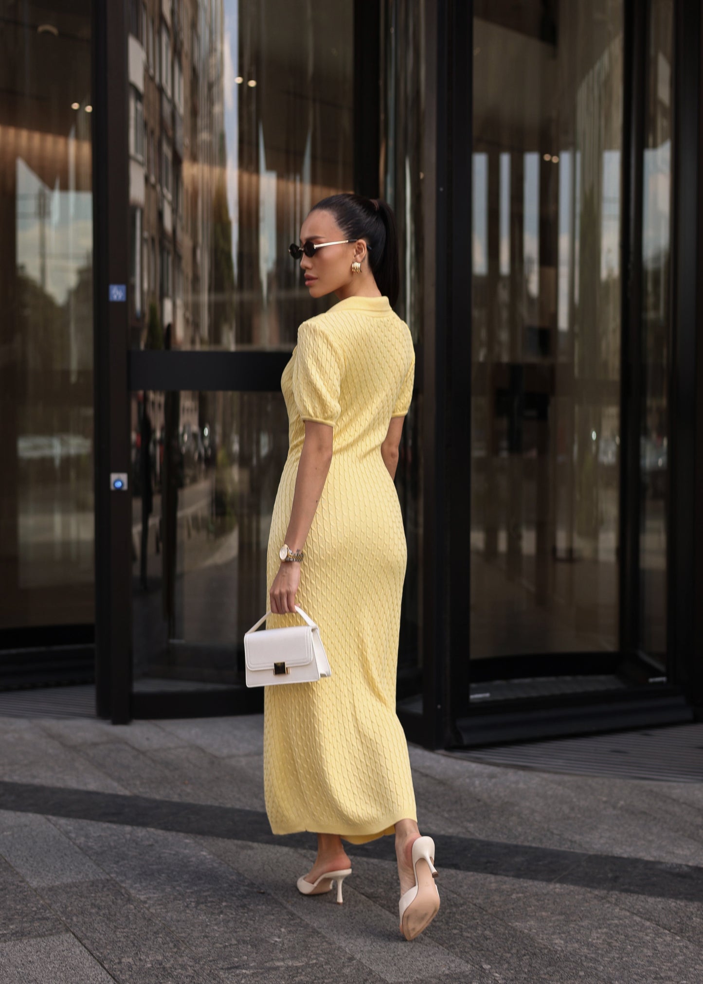 Трикотажна сукня в довжині міді