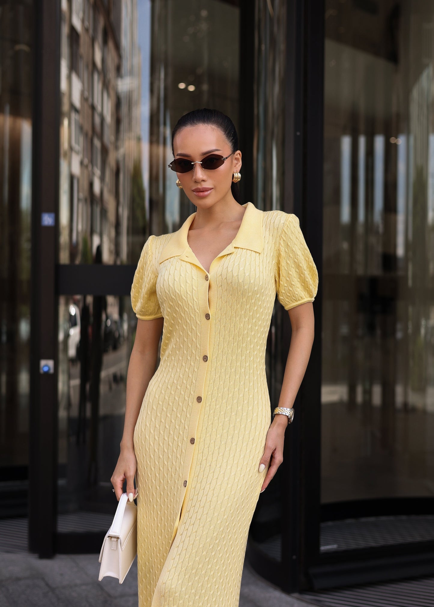 Трикотажна сукня в довжині міді