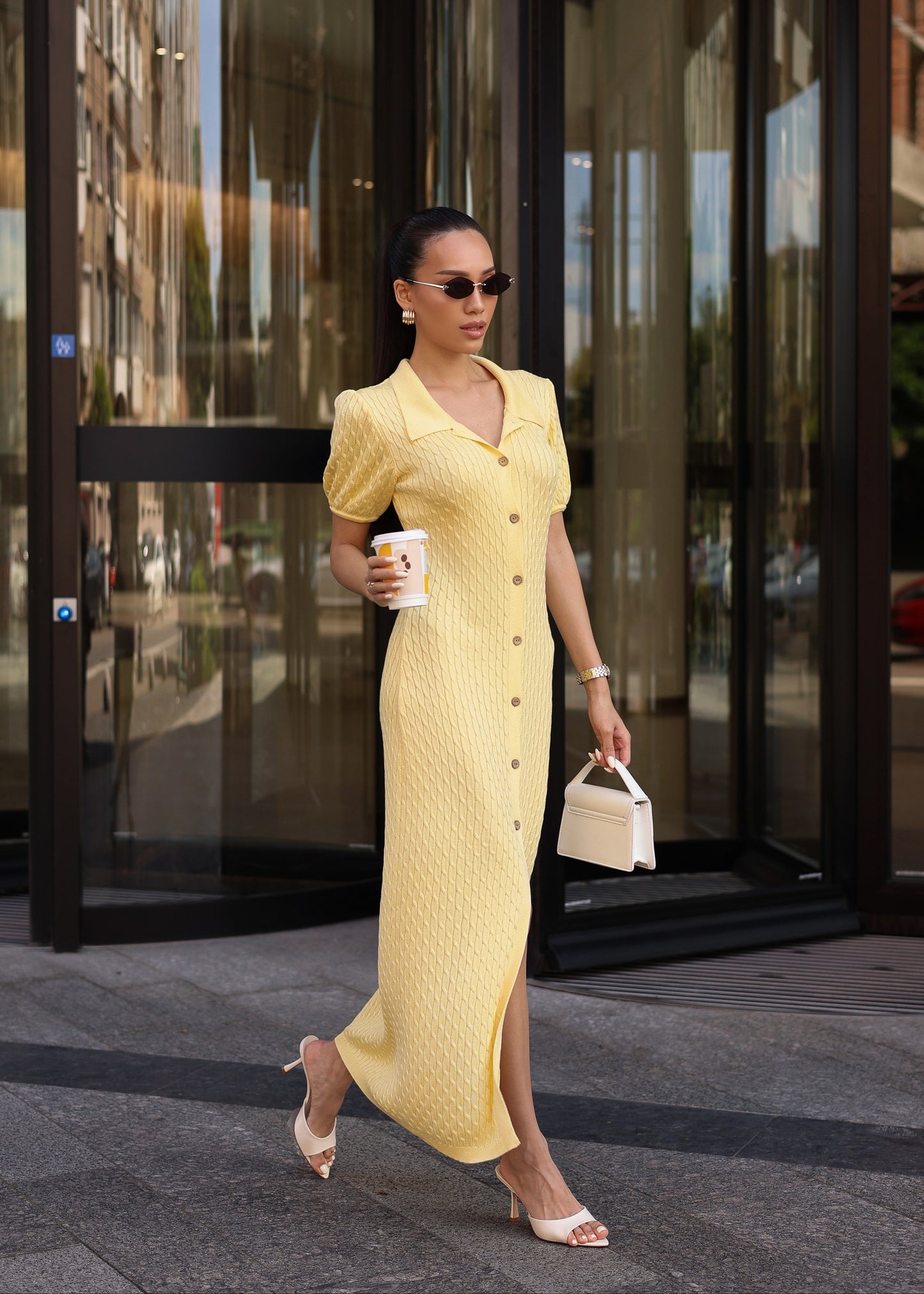 Трикотажна сукня в довжині міді