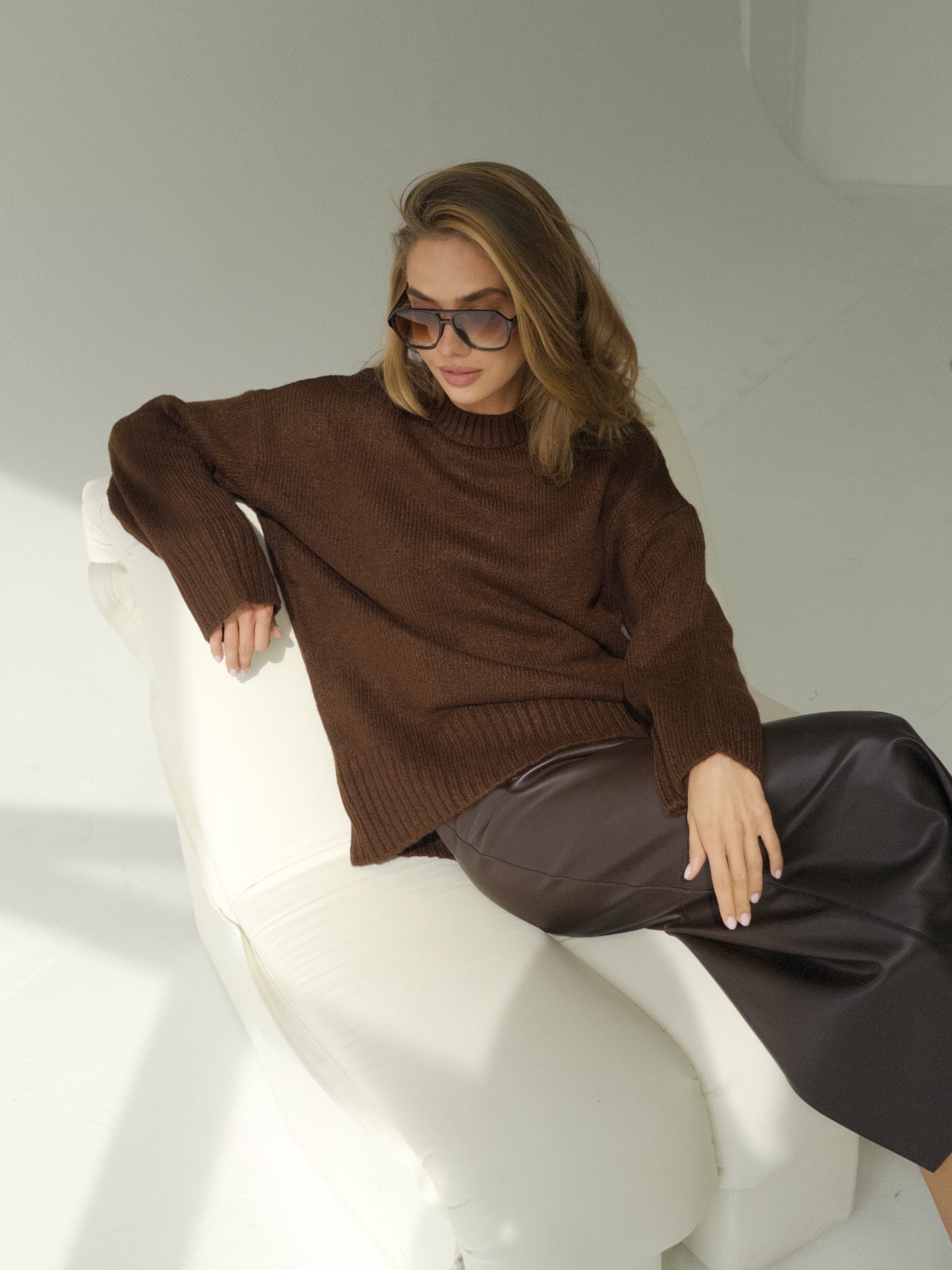 Вільний в'язаний светр