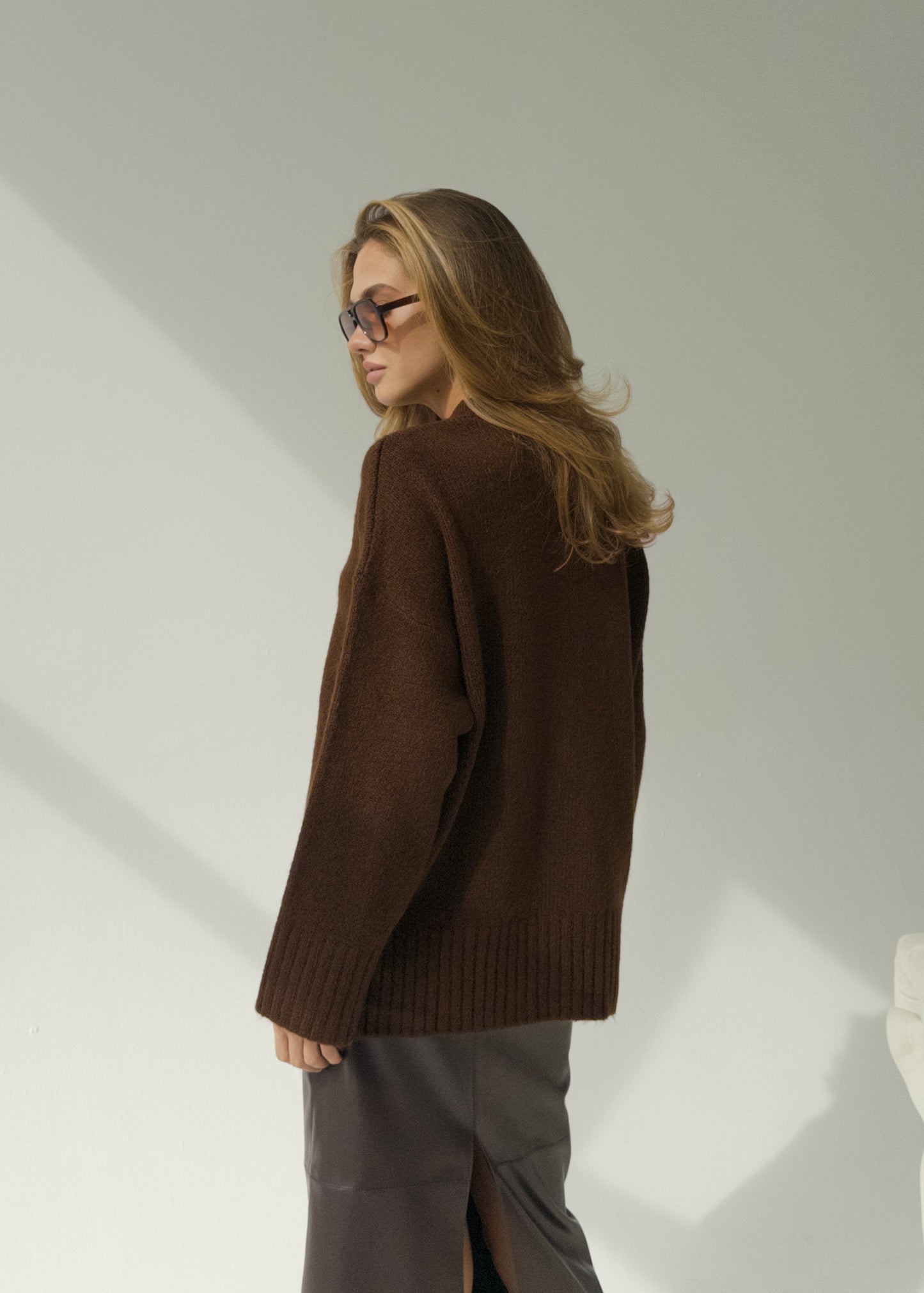 Вільний в'язаний светр