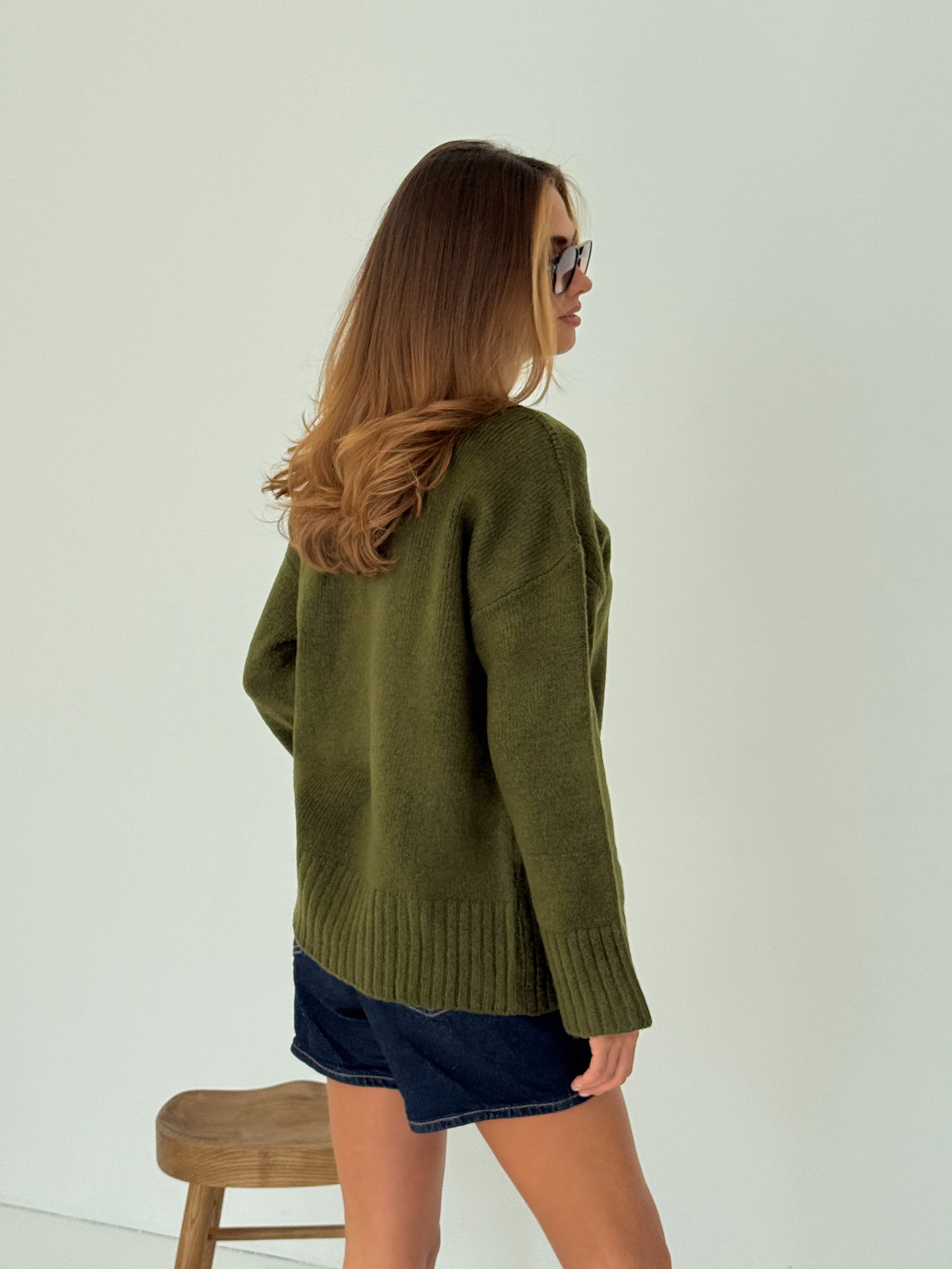 Вільний в'язаний светр