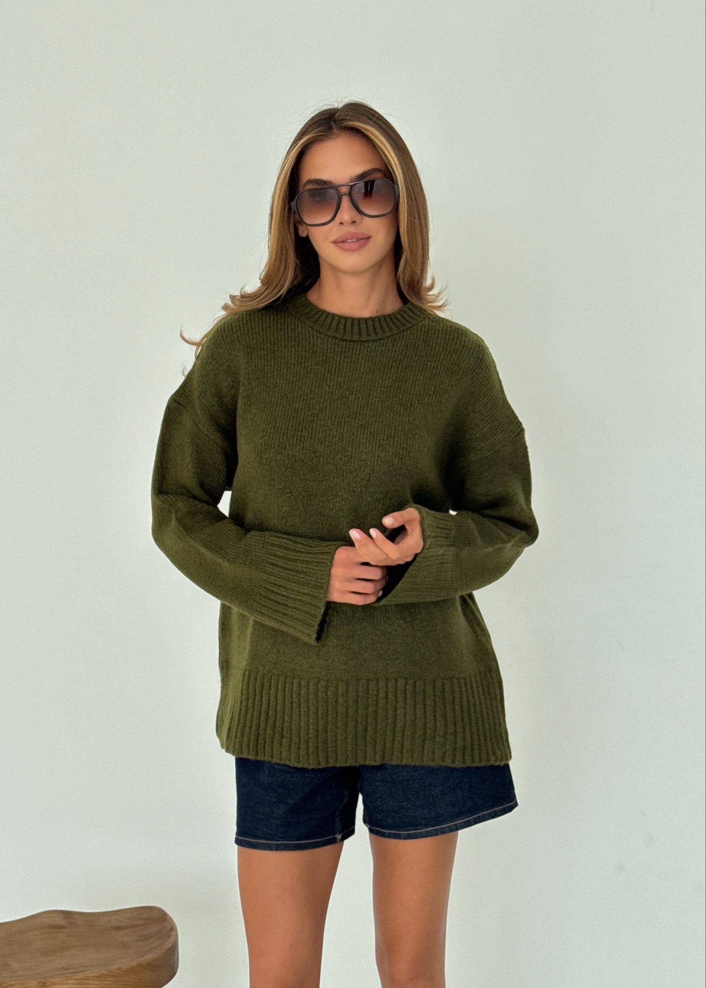 Вільний в'язаний светр