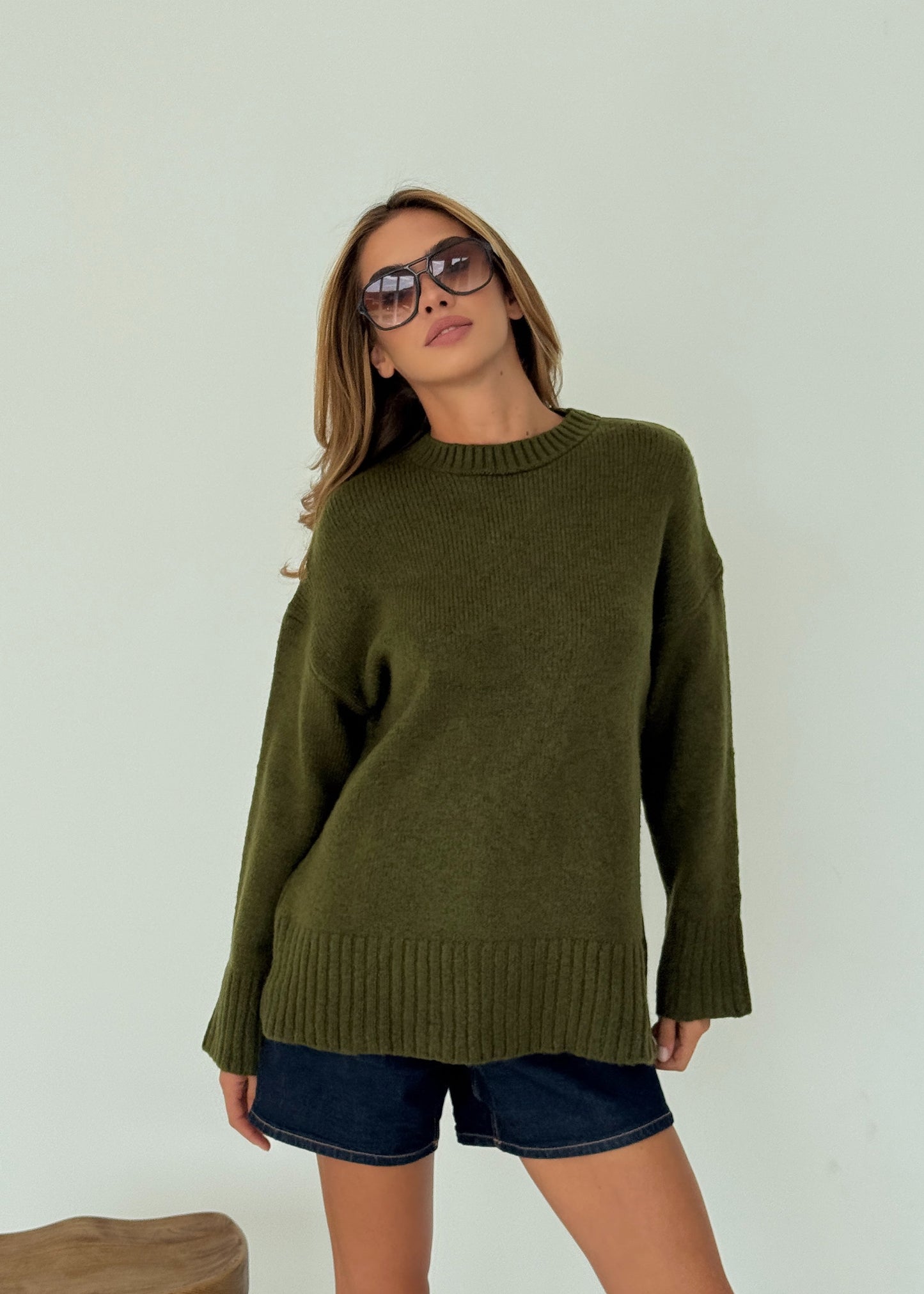 Вільний в'язаний светр