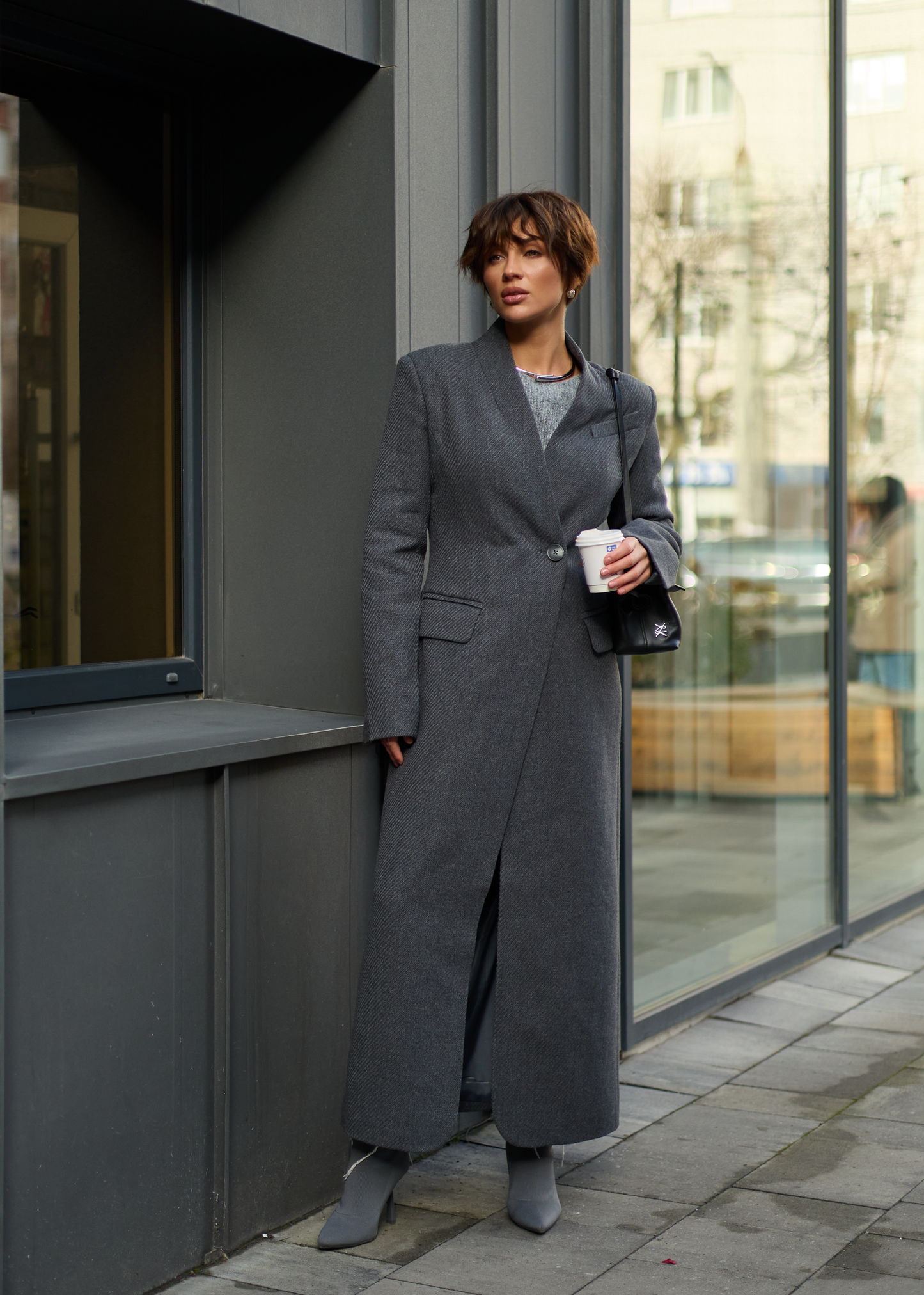 Зимове подовжене пальто