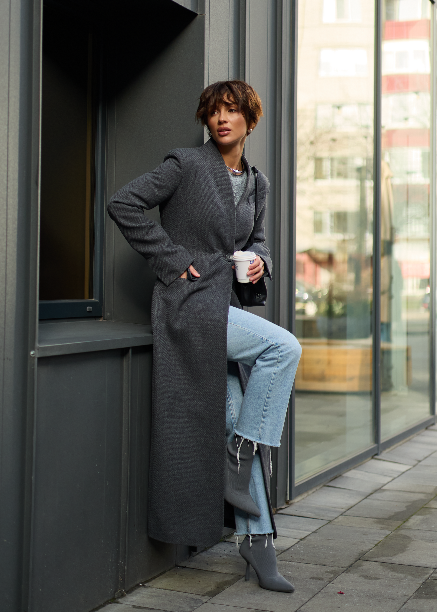 Зимове подовжене пальто