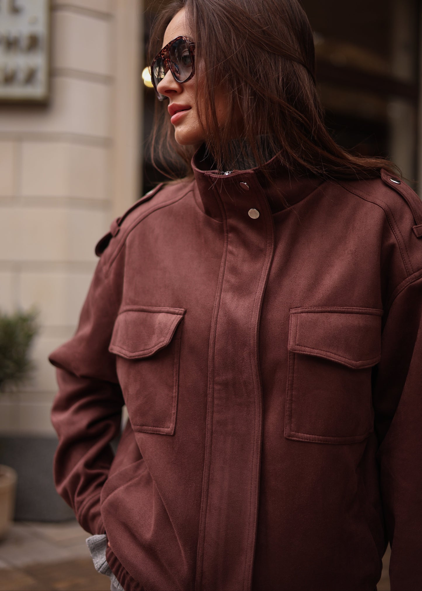 Замшевий бомбер