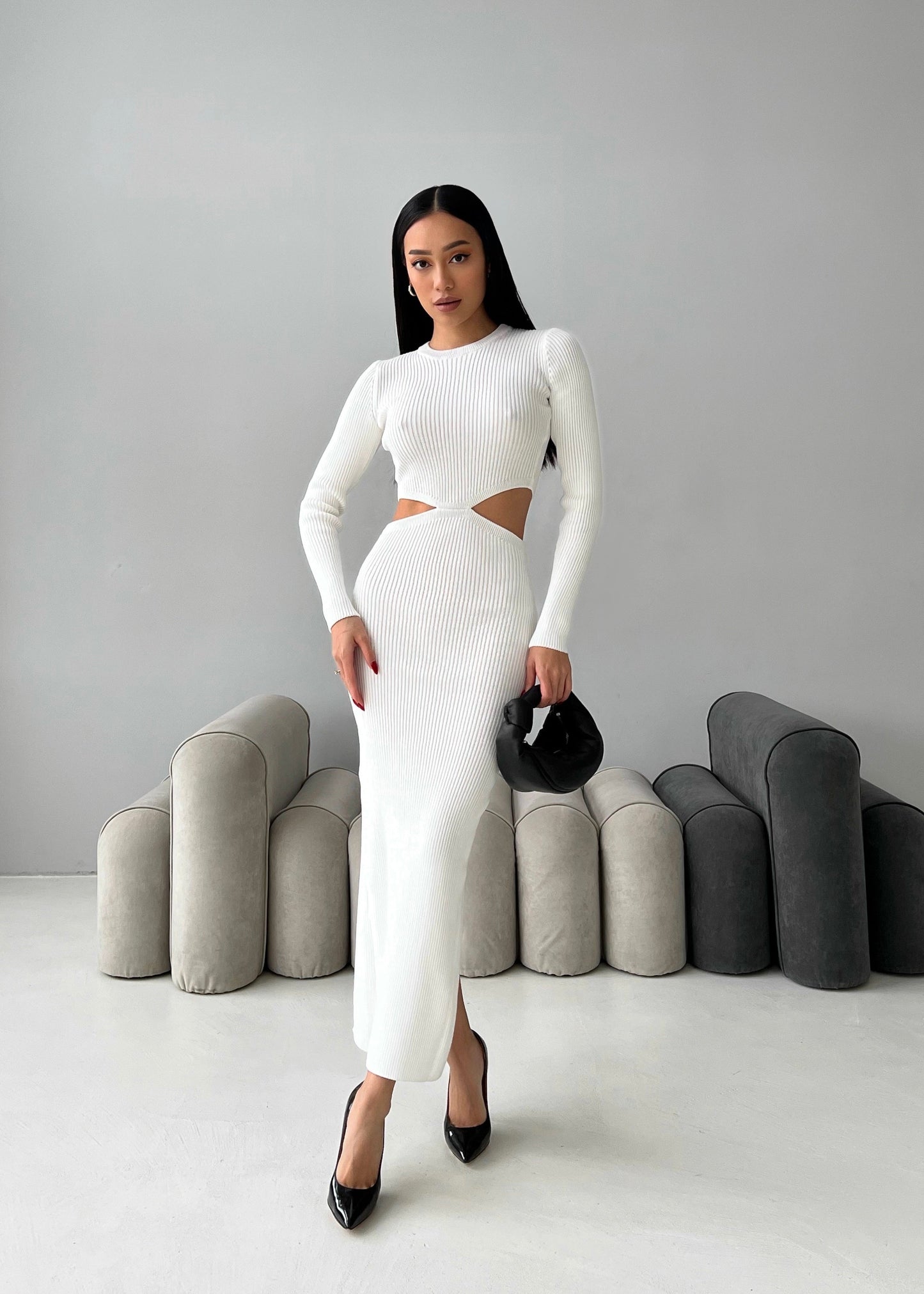 Трикотажна сукня міді