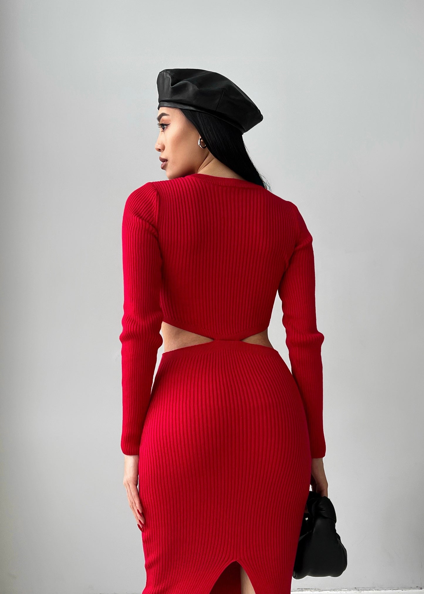 Трикотажна сукня міді