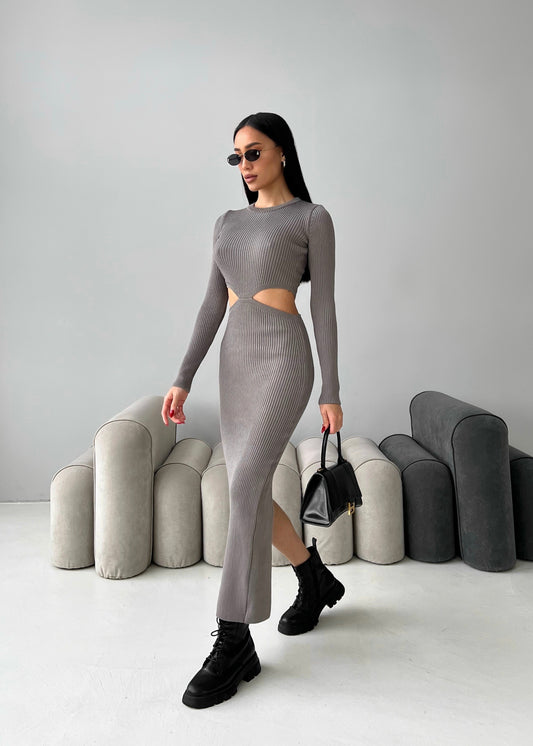 Трикотажна сукня міді