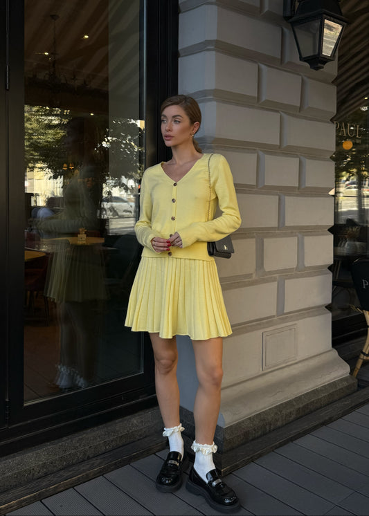 Трикотажний костюм зі спідницею