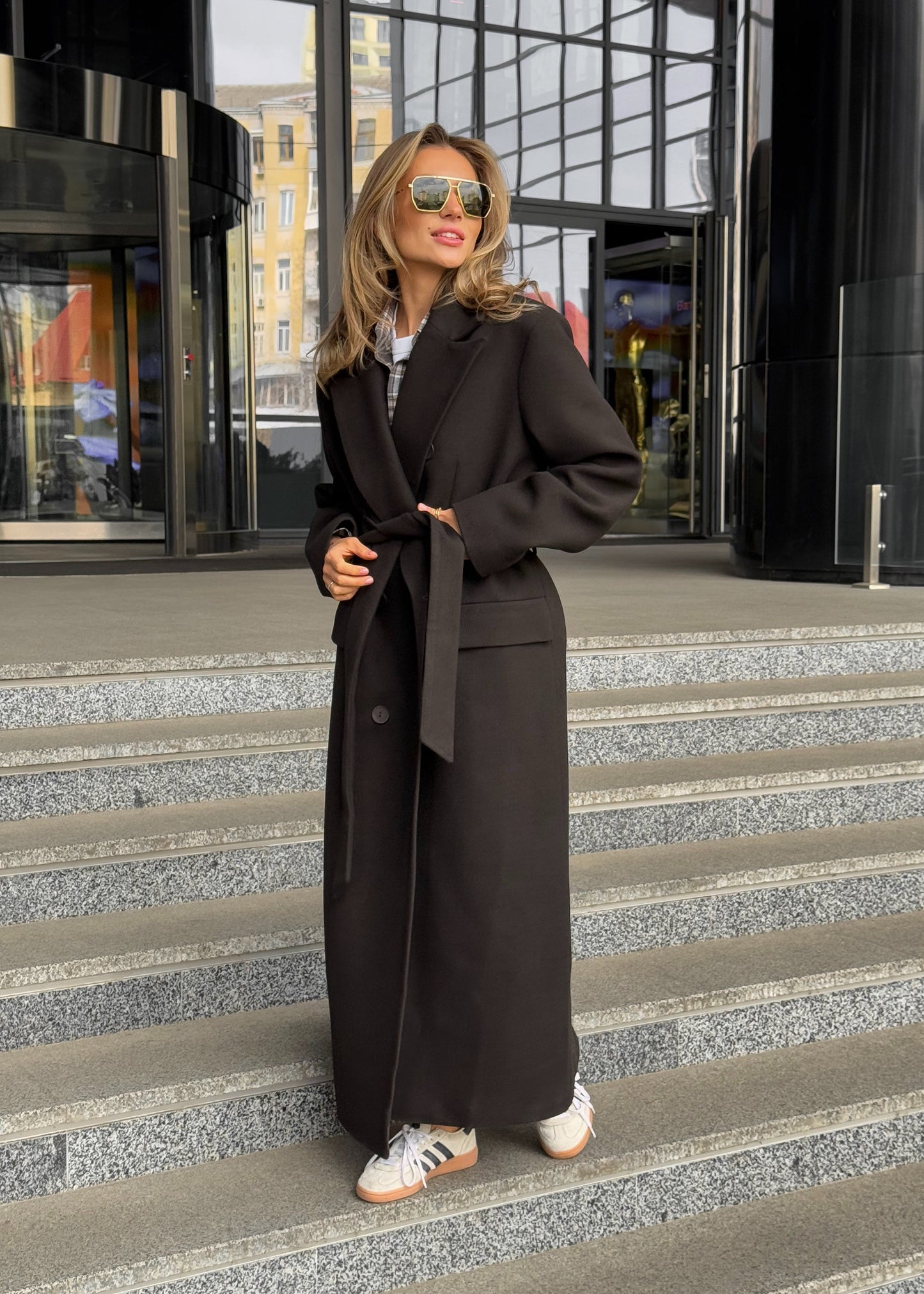 Довге двобортне пальто