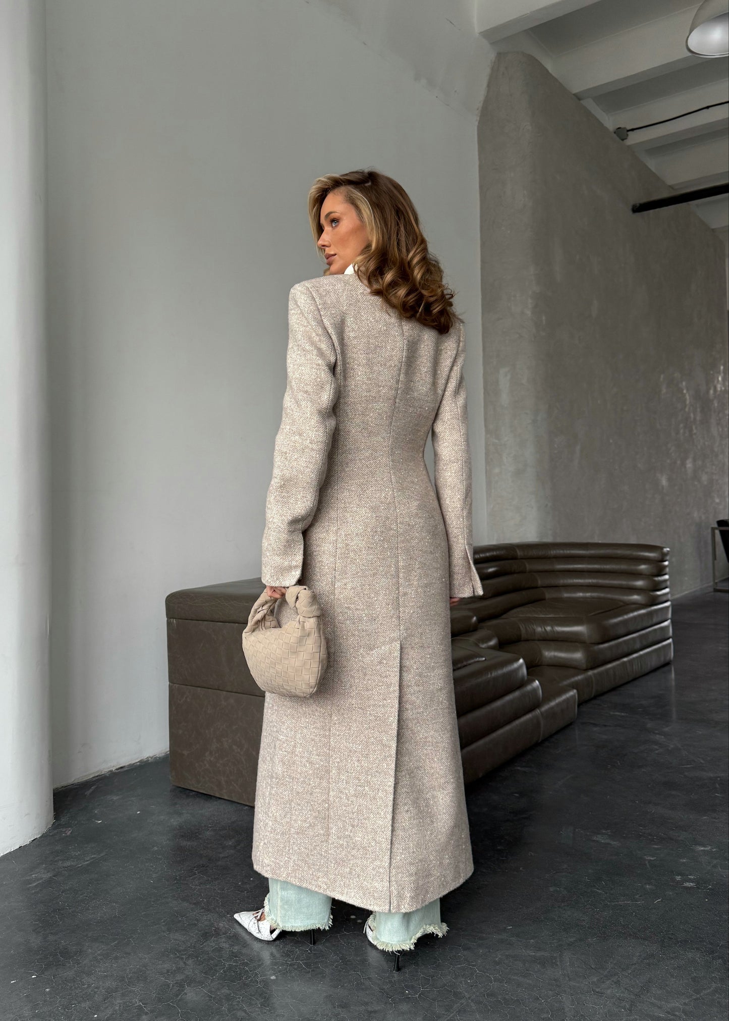 Зимове подовжене пальто