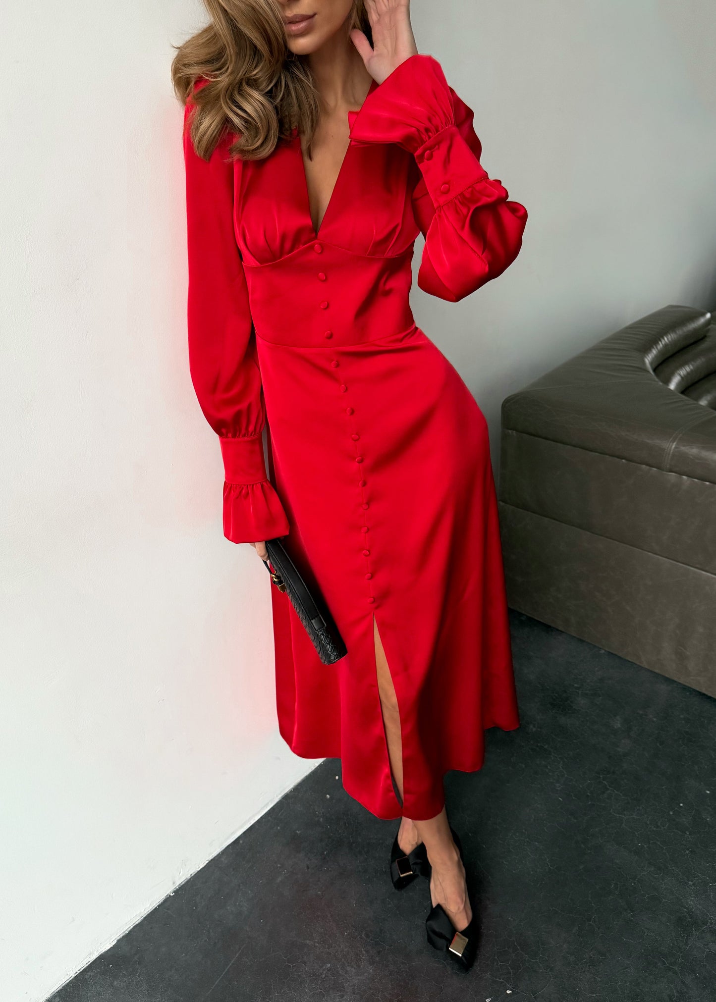 Сатинова сукня міді