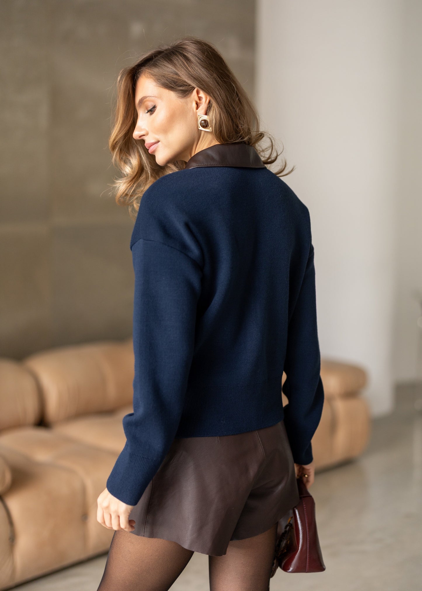 Джемпер з акцентним коміром